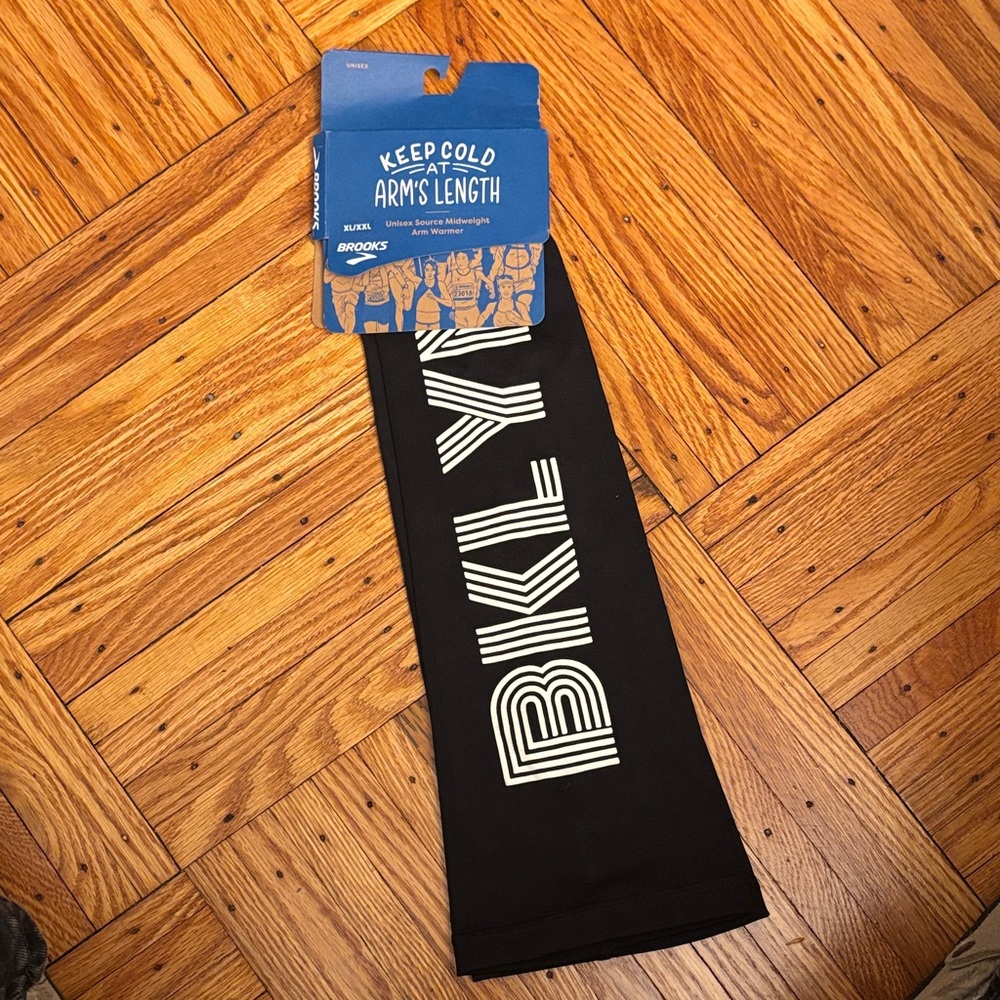 Brooks Black Arm Warmers / Running Sleeves - BKLYN RUN